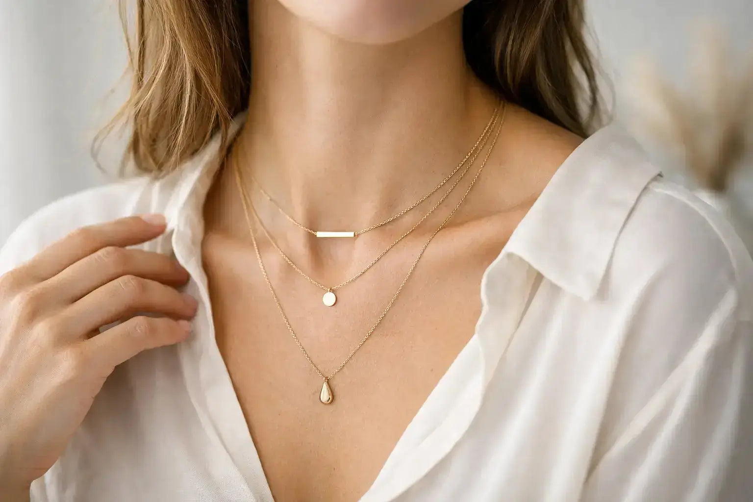 Minimalist Gold Necklace Womens Style Guide