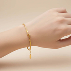 Gold box chain bracelet on wrist, minimalist jewellery from Ceyrah