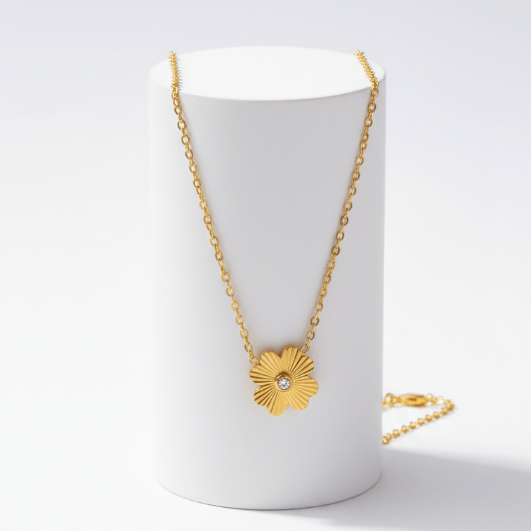 Gold Flower Pendant Necklace Ceyrah